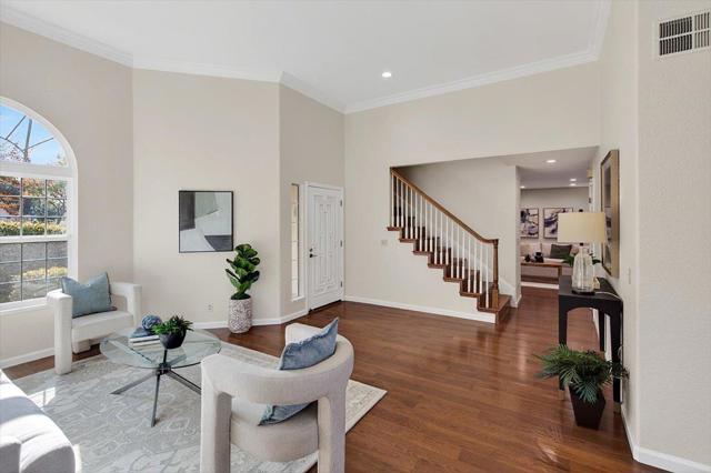 1190 Maria Privada, Mountain View CA: https://media.crmls.org/mediaz/12fe777b-c286-4ad1-b542-6f61a9449cf2.jpg