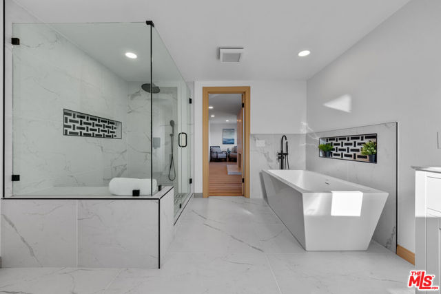 1722 E Turmont Street, Carson CA: https://media.crmls.org/mediaz/12fe8246-41ae-4bed-8f26-d7e365a055d6.jpg