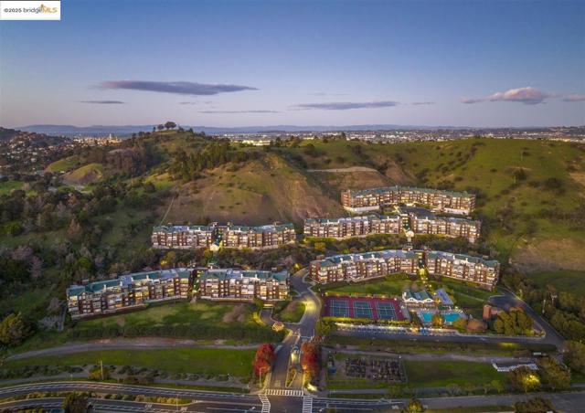 1301 Quarry Ct, Richmond CA: https://media.crmls.org/mediaz/12fe91c5-1f91-42df-897e-80bef3df4165.jpg