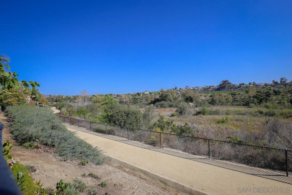 MLS #250036826SD image #32