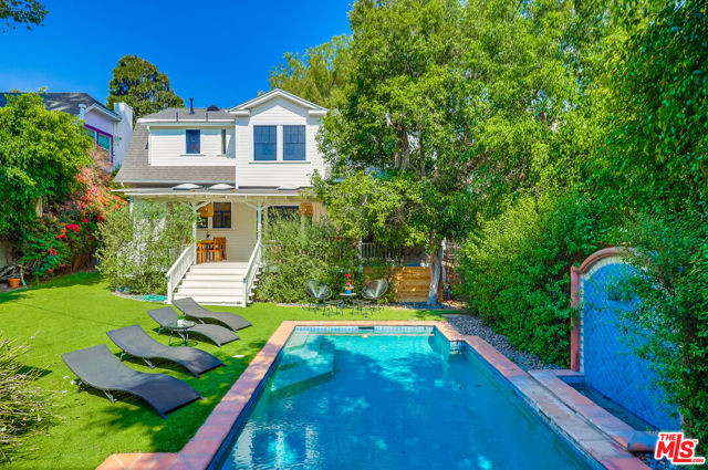 1607 N Vista Street, Los Angeles CA: https://media.crmls.org/mediaz/12fece77-c9db-4bf0-8f57-26b3a5ff664c.jpg