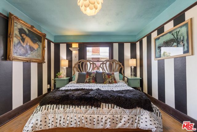 1654 5th Avenue, Los Angeles CA: https://media.crmls.org/mediaz/12ff1bd4-cbeb-4474-ab97-f3a7c9e6b4ec.jpg