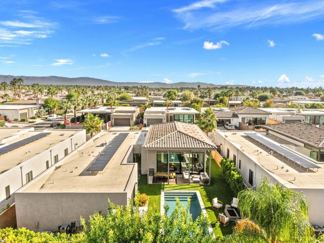 57601 Santo Thomas, La Quinta CA: https://media.crmls.org/mediaz/12ff8836-8a4d-4b00-bbcf-d03d0da0aafa.jpg