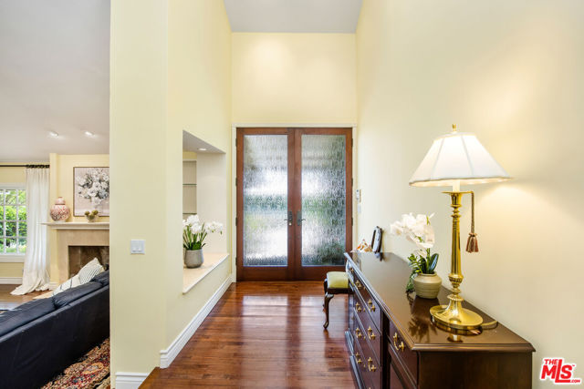 2124 Eric Drive, Los Angeles CA: https://media.crmls.org/mediaz/12ffadbb-fe7b-442e-816e-7a7ef63efb51.jpg