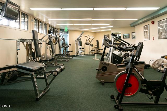 2901 Peninsula Road, Oxnard CA: https://media.crmls.org/mediaz/1300f4cb-0250-439b-821c-98eff4a78a5f.jpg