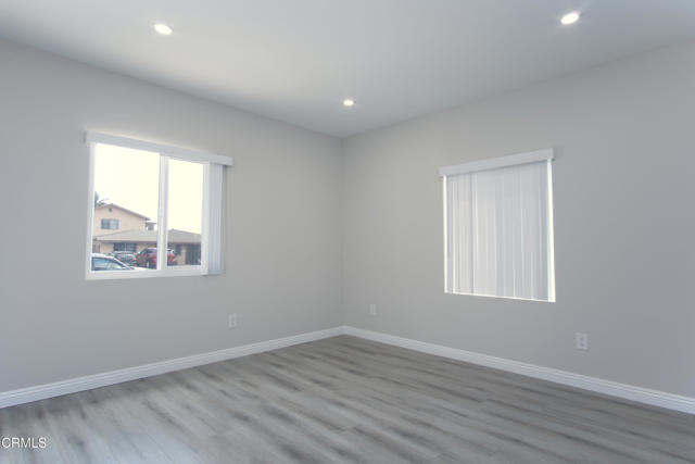 Detail Gallery Image 7 of 10 For 123 S Juanita Ave, Oxnard,  CA 93030 - 3 Beds | 3 Baths