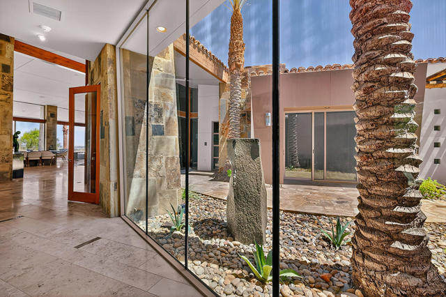 9 Rockcrest, Rancho Mirage CA: https://media.crmls.org/mediaz/13027d14-f1ef-42da-ba2b-04d2f3078c52.jpg