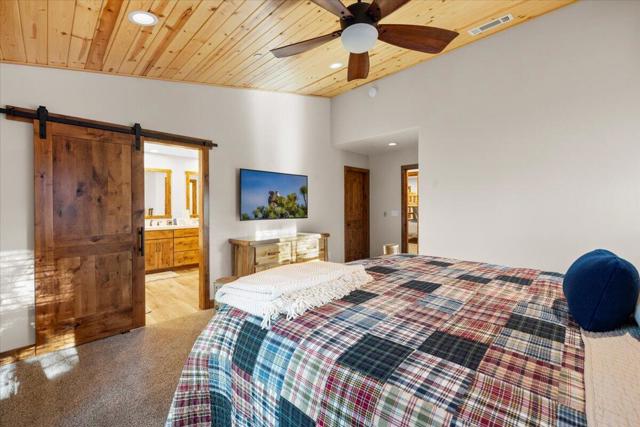 41562 Stone Bridge Road, Big Bear CA: https://media.crmls.org/mediaz/130323b9-20ed-4a87-bee6-5d43ce1d057a.jpg