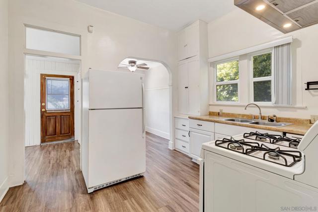 9065 67 Lemon St, Spring Valley CA: https://media.crmls.org/mediaz/130353b3-e193-434d-b052-9524ef8ddf0d.jpg