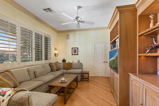 32 Colonial Drive, Rancho Mirage CA: https://media.crmls.org/mediaz/130363e4-99e2-4f0a-b91e-667c79c54358.jpg