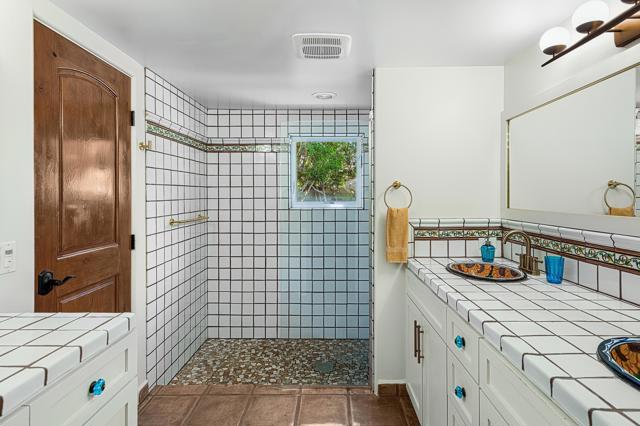 2525 N Farrell Drive, Palm Springs CA: https://media.crmls.org/mediaz/1303ca45-aab1-4af5-abfb-df7173e62fd2.jpg