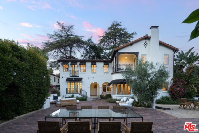 205 S Lomita Avenue, Ojai CA: https://media.crmls.org/mediaz/13046d8e-6362-4da8-8539-f454823d226b.jpg