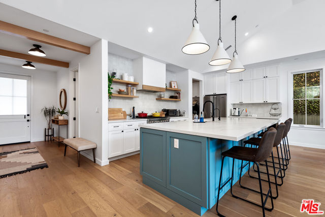 7614 Truxton Avenue, Los Angeles CA: https://media.crmls.org/mediaz/1304df38-0202-440d-a7ad-3b4de5ad9632.jpg