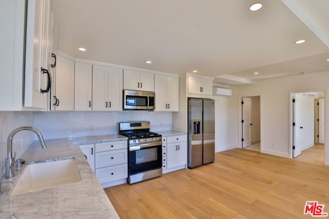 22227 PACIFIC COAST Highway, Malibu CA: https://media.crmls.org/mediaz/1304eb5e-d352-4a4b-9488-2921068d2d53.jpg