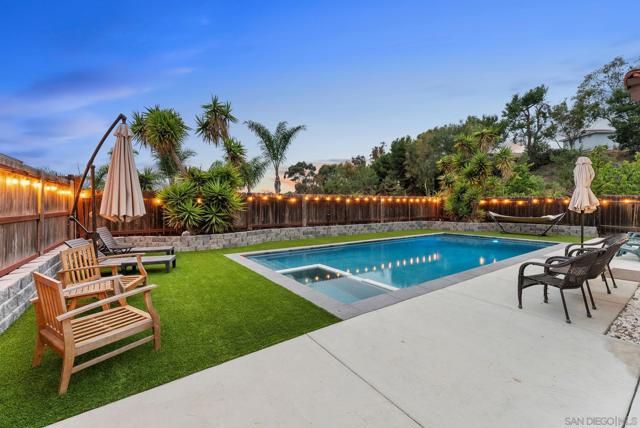 1650 Point Mugu Court, Chula Vista CA: https://media.crmls.org/mediaz/1305e66b-76af-48a1-85b7-d3643969a462.jpg
