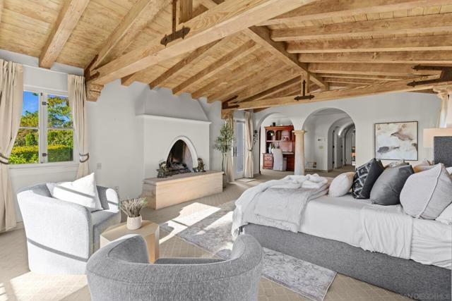 6692 La Jolla Scenic Dr S, La Jolla CA: https://media.crmls.org/mediaz/1306b7db-d241-4cbd-bf27-3c5ad3c79002.jpg