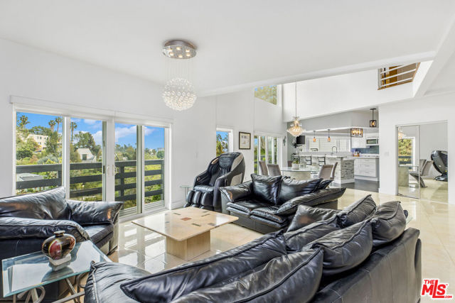 2350 San Marco Drive, Los Angeles CA: https://media.crmls.org/mediaz/1306c6a1-dbad-4e20-8cb9-19e8c8e6d61f.jpg