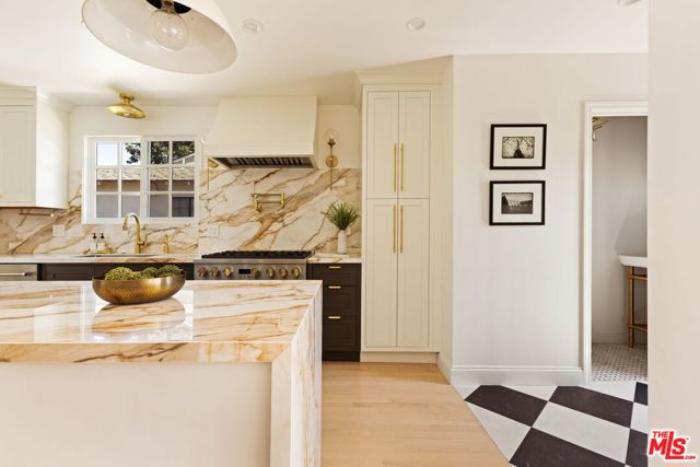 13128 Hartsook Street, Sherman Oaks CA: https://media.crmls.org/mediaz/1307930b-0aa4-4a85-ac30-632ccbb15d4c.jpg