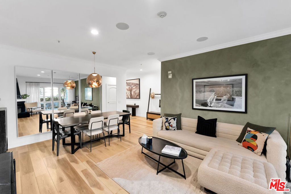 851 N San Vicente Boulevard #121