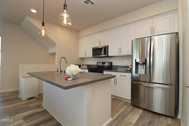 Detail Gallery Image 16 of 45 For 24847 Whaler Way, Harbor City,  CA 90710 - 2 Beds | 2/1 Baths