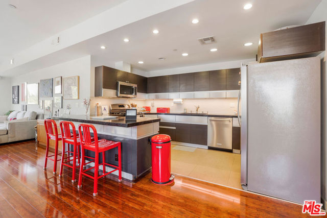 10930 National Boulevard, Los Angeles CA: https://media.crmls.org/mediaz/1308258d-1dd6-43c3-a05d-5de3c0aa953e.jpg