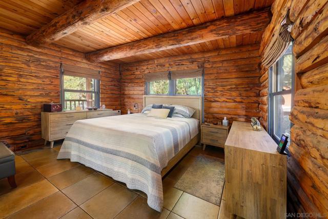 12052 Sky View Dr, Valley Center CA: https://media.crmls.org/mediaz/13087e25-24ea-4b3c-ba05-f861887716c2.jpg