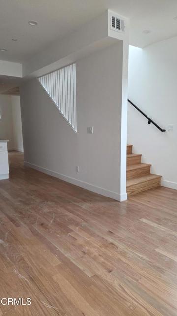 Detail Gallery Image 6 of 24 For 917 N Ridgewood Pl, Los Angeles,  CA 90038 - 3 Beds | 3 Baths