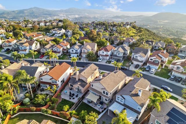 2471 Bear Rock, Escondido CA: https://media.crmls.org/mediaz/1309cef9-fbbb-48f8-b96d-9296bbc6e0e6.jpg