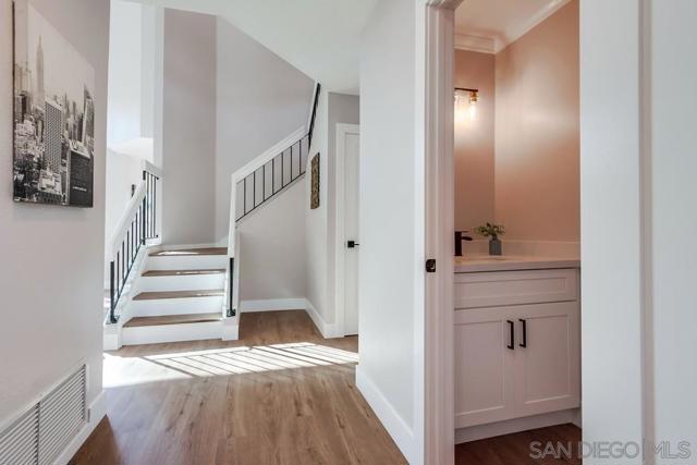 1278 Avenida Miguel, Encinitas CA: https://media.crmls.org/mediaz/1309ee46-839a-4e7a-aac4-b21c397669da.jpg