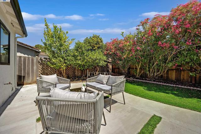 3156 San Joaquin, Union City CA: https://media.crmls.org/mediaz/130a6217-4e65-4c54-bb5a-0ede0eaa03a7.jpg