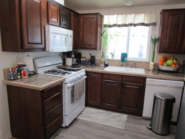 49 Blanca Lane, Watsonville CA: https://media.crmls.org/mediaz/130a7f37-e5f2-46a4-a402-1cd213b5d88e.jpg