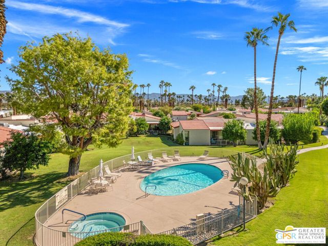 1095 S La Verne Way, Palm Springs CA: https://media.crmls.org/mediaz/130ab869-3126-4968-88d3-2c2bc708fb46.jpg
