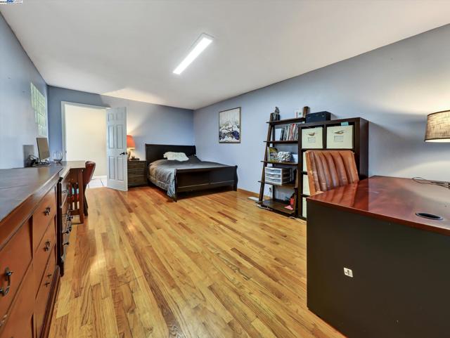 Image 10 of 60 For 2755 Sheffield Pl