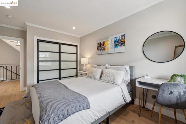 1537 Revere AVE, San Francisco CA: https://media.crmls.org/mediaz/130af12c-0ba9-4e53-9d54-cf41dc127d36.jpg