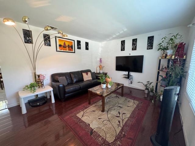 2625 Autumnvale Drive, San Jose CA: https://media.crmls.org/mediaz/130b5f8f-6a29-4858-93e9-87863e26f073.jpg