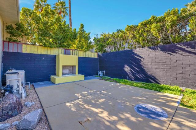 130 W Racquet Club Road #511, Palm Springs, CA 92262