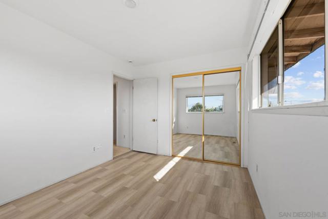 2231 Oak Hill Dr, Escondido CA: https://media.crmls.org/mediaz/130d3140-cf54-4851-b843-2b4b5ce65512.jpg
