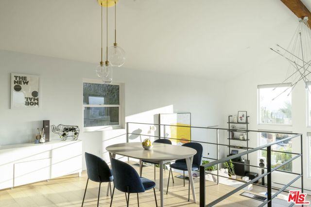 1320 Romulus Drive, Glendale CA: https://media.crmls.org/mediaz/130dd497-4819-46d6-af01-f989f0b03790.jpg