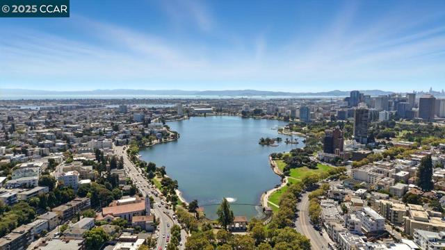 742 Wesley Way, Oakland CA: https://media.crmls.org/mediaz/130e2b1a-2b79-41bc-8419-efb3d29e0fbf.jpg