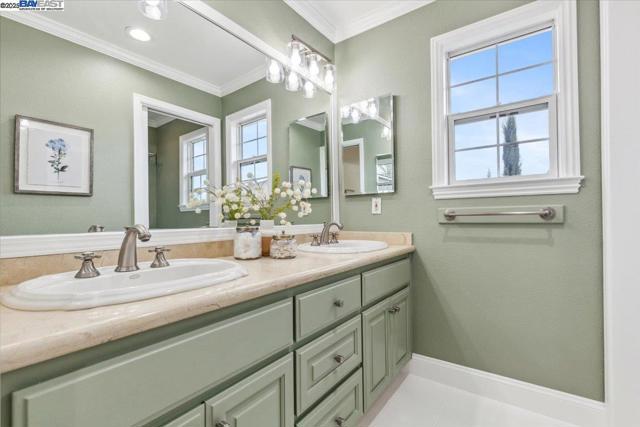297 Ludlow Pl, San Ramon CA: https://media.crmls.org/mediaz/130ed15f-b598-414f-be6b-5e80aeb9fe7e.jpg