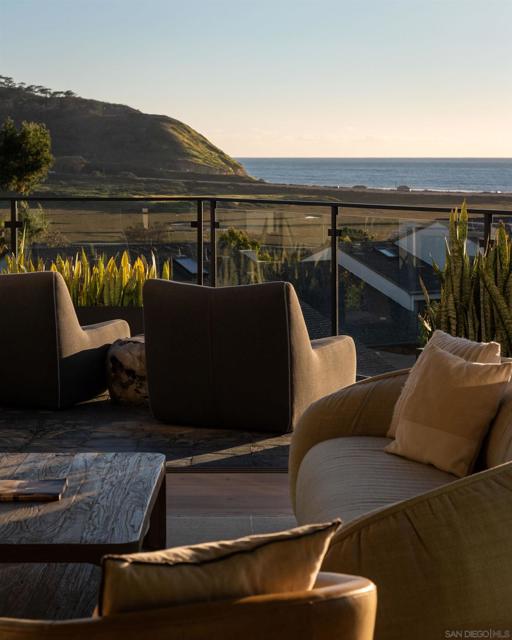 12994 Via Esperia, Del Mar CA: https://media.crmls.org/mediaz/130f39ac-aded-489c-bd5e-6f468b444c8a.jpg