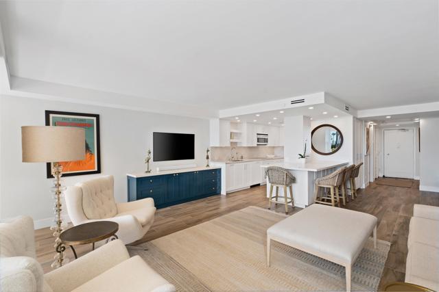 1820 Avenida del Mundo, Coronado CA: https://media.crmls.org/mediaz/130f4d5c-30b4-4277-b0f0-ec2dd10cc2c6.jpg