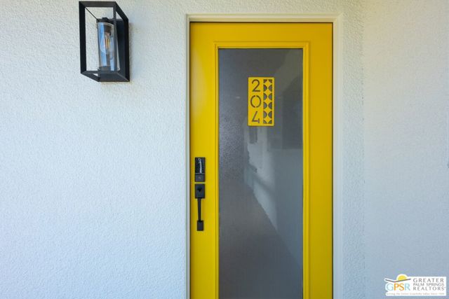 588 E San Lorenzo Road #204, Palm Springs, CA 92264