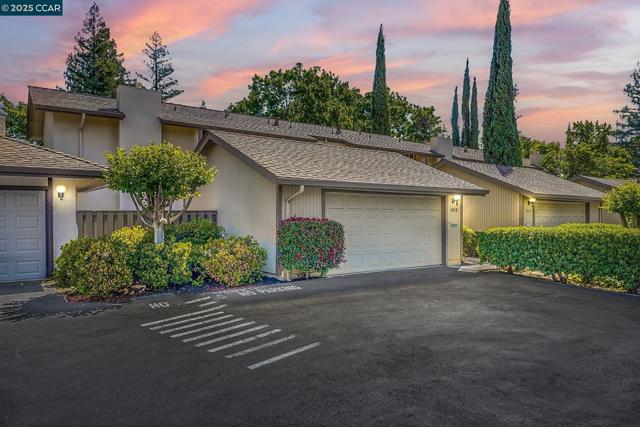 1618 Candelero Dr, Walnut Creek CA: https://media.crmls.org/mediaz/130f8afb-1dad-49d6-b84b-84f08b083429.jpg