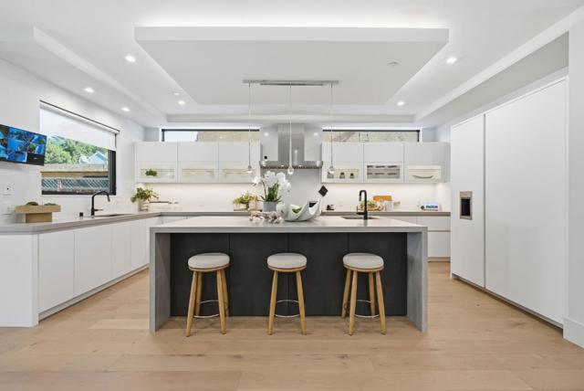 543 Tennyson Avenue, Palo Alto CA: https://media.crmls.org/mediaz/130ff7e7-6846-4cfa-9ba9-0ffb332a987a.jpg