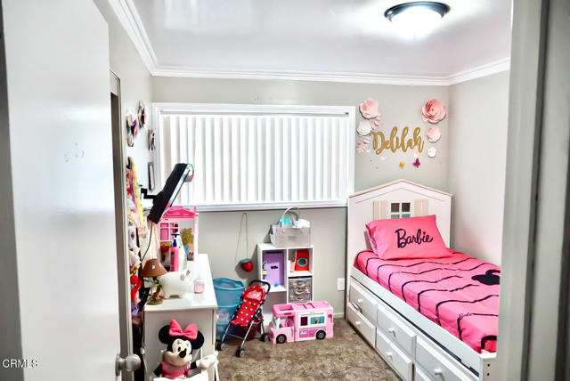 2101 Sweetland Street, Oxnard CA: https://media.crmls.org/mediaz/13100675-11ce-4603-a3c8-4ae5bf7801bf.jpg