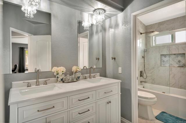 1359 Corte Alveo, Oceanside CA: https://media.crmls.org/mediaz/131110cf-6168-451b-8716-04a456f50d73.jpg
