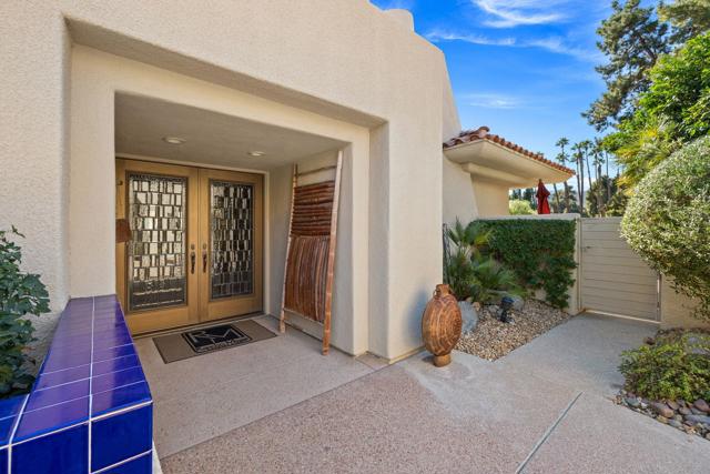 267 Kavenish W Drive, Rancho Mirage CA: https://media.crmls.org/mediaz/131140e7-d830-4777-99a6-ab7ee74e78d4.jpg