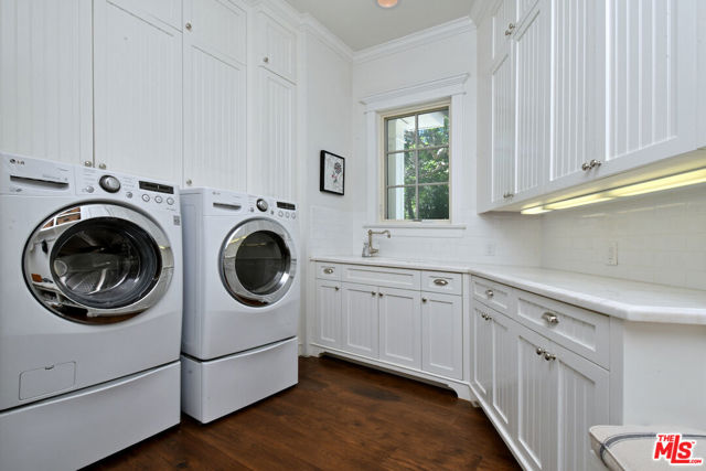 Image 43 of 55 For 3640 Longridge Avenue