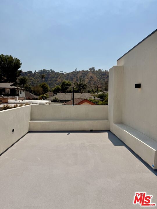 2427 Shoredale Avenue, Los Angeles CA: https://media.crmls.org/mediaz/1311dbd4-2a93-4c7d-8ff4-88b23bd6caa3.jpg